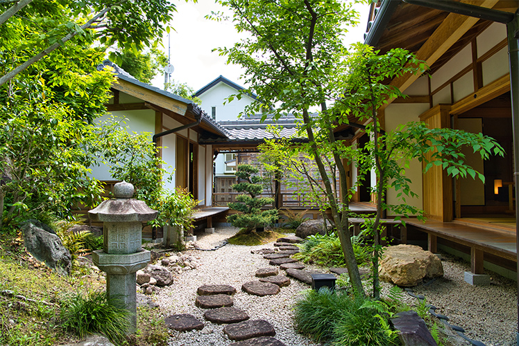 植栽（芝生・草花・高木など）